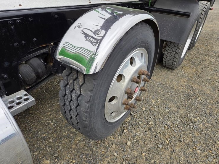 2015-kenworth-t800-image-62
