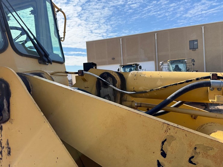caterpillar-950f-image-19