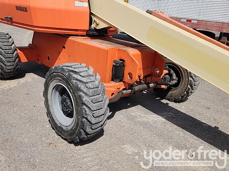 2016-jlg-400s-image-10
