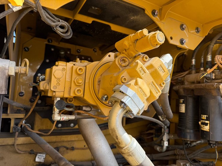 caterpillar-336-image-54
