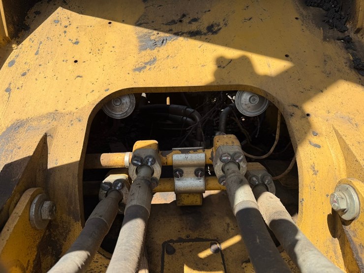 caterpillar-336-image-26