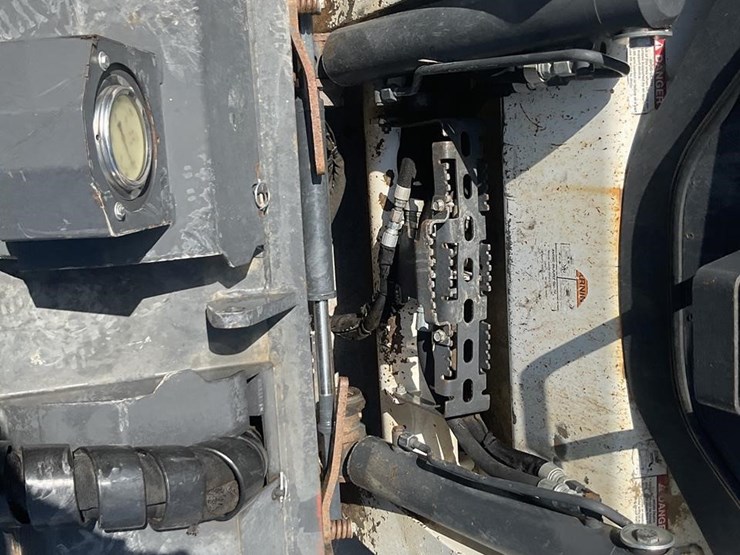 2018-bobcat-t770-image-12