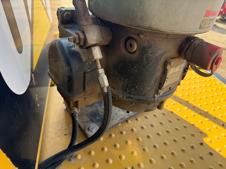 2013-caterpillar-950k-image-88