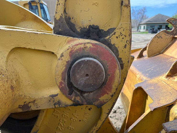 caterpillar-966e-image-15