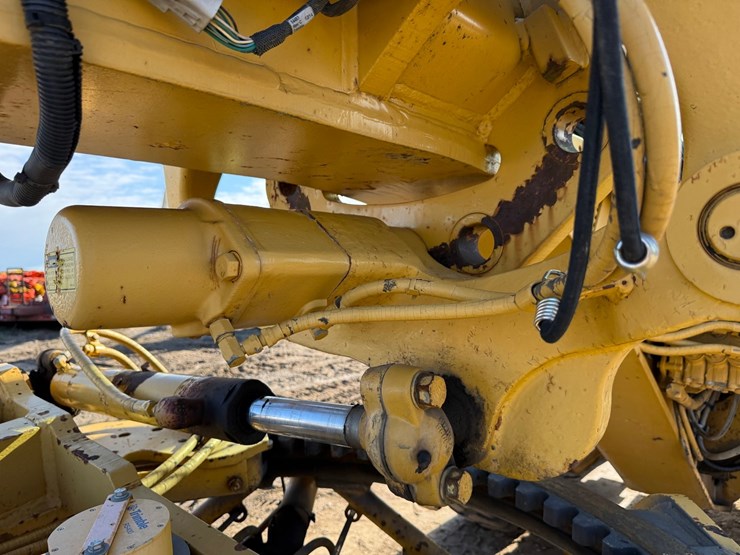 caterpillar-140g-image-31
