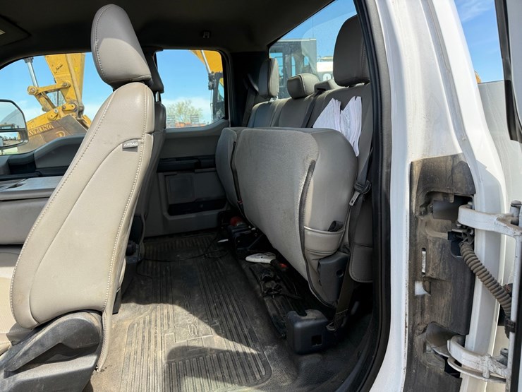 2020-ford-f550-xl-image-40