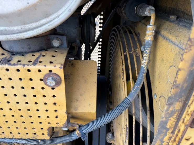 caterpillar-d4h-lgp-image-45