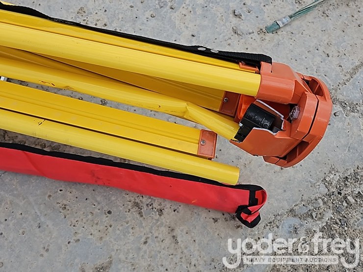 2026-sklp-laser-level,-self-levelling-rotary-laser-level-with-batteries,-receiver,-tripod,-grade-rod-image-5