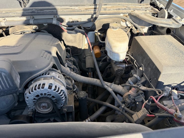 2014-chevrolet-2500-image-13
