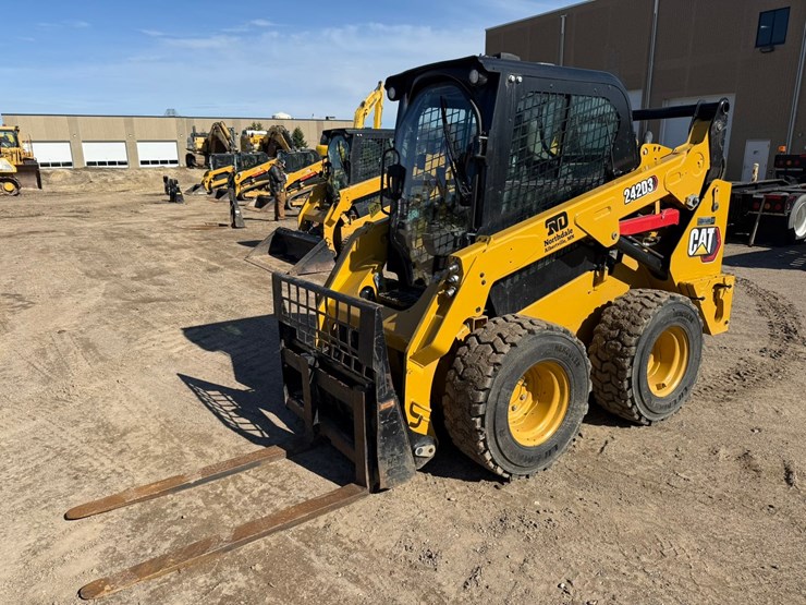 caterpillar-242d3-image-1