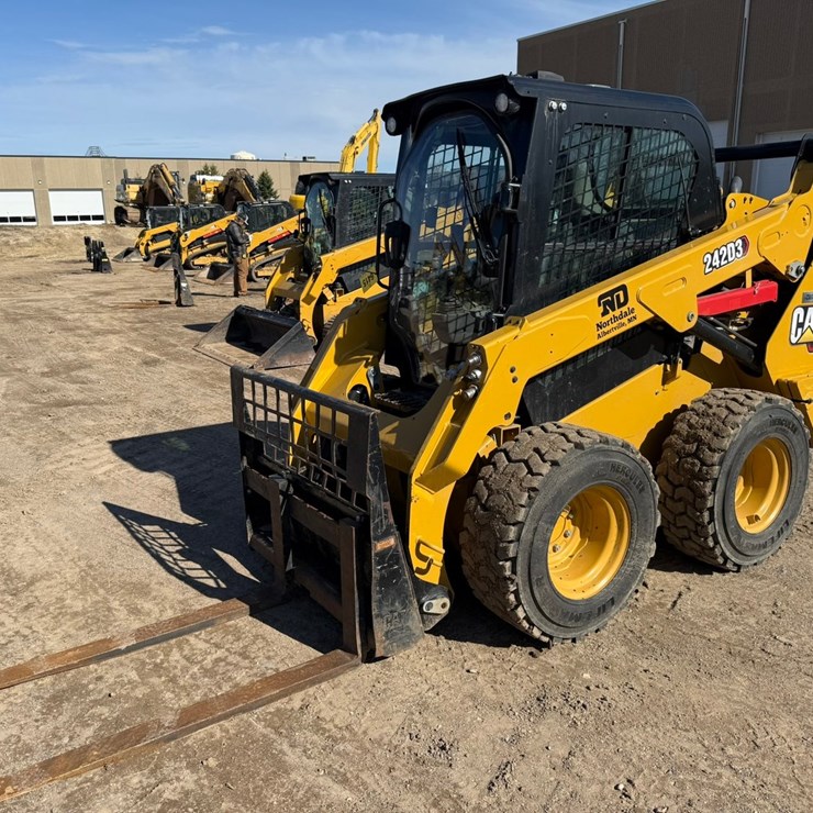CATERPILLAR 242D3