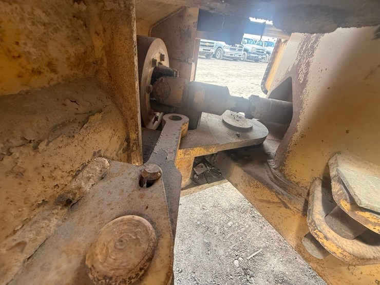 caterpillar-966d-image-63