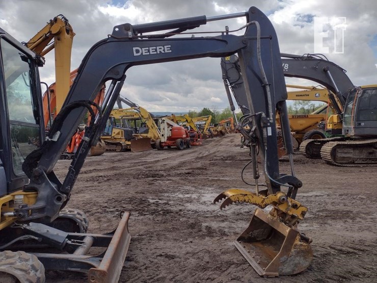 2022-deere-35g-image-31