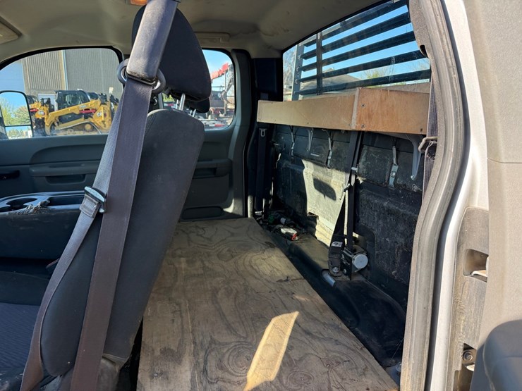 2014-chevrolet-2500-image-34