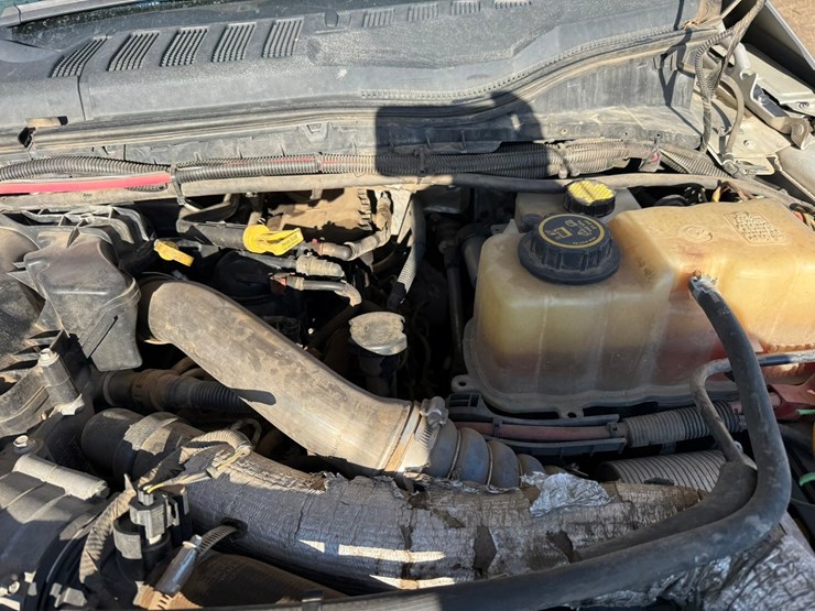 2017-ford-f550-xl-image-16