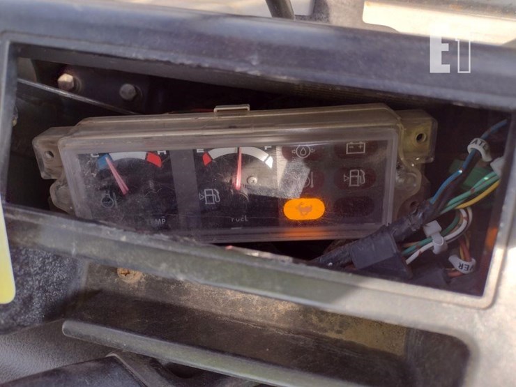 2012-new-holland-e27b-image-7