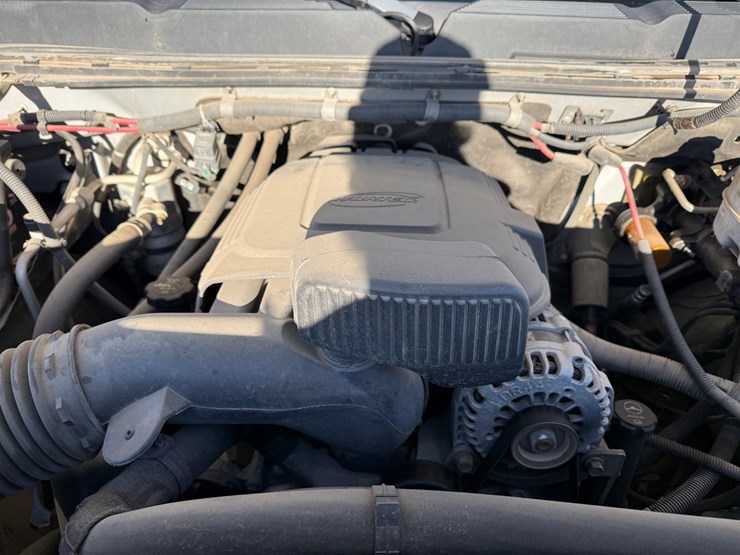 2014-chevrolet-2500-image-14