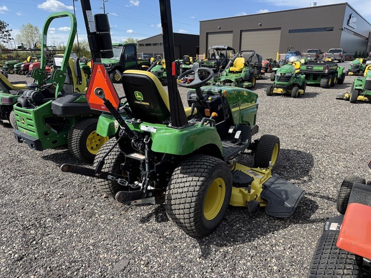 john-deere-2305-image-4