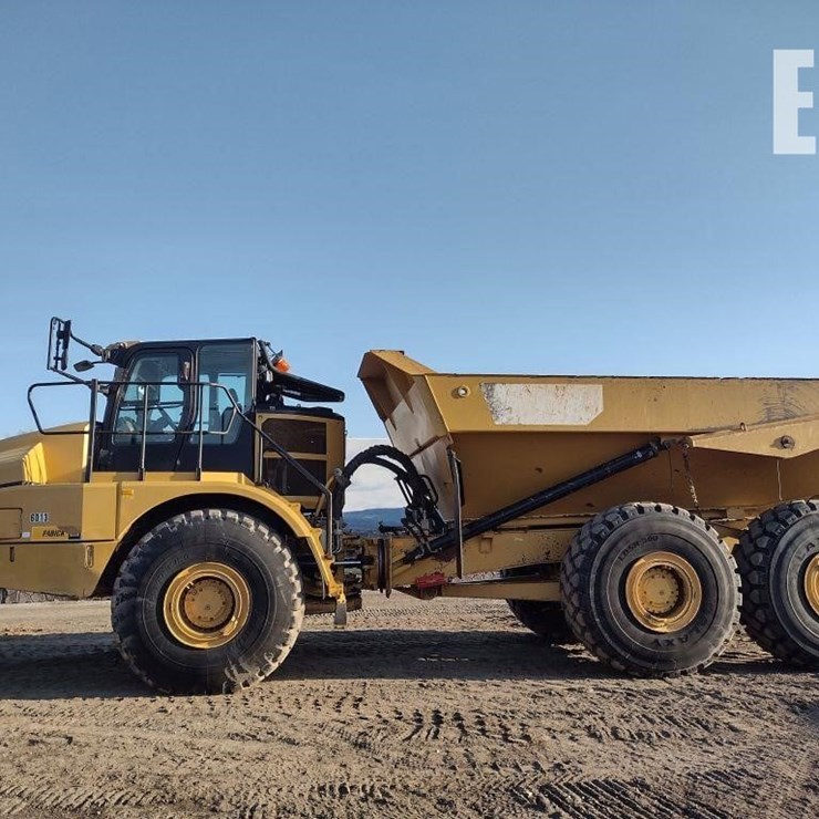 2019 CATERPILLAR 745
