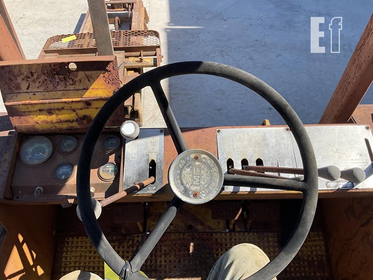 1982-massey-ferguson-4500-13515-image-11