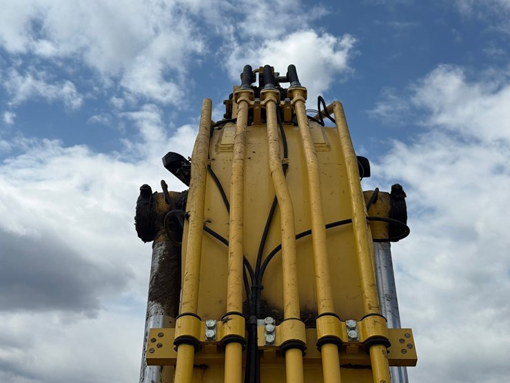 komatsu-pc490-lc-11-image-27