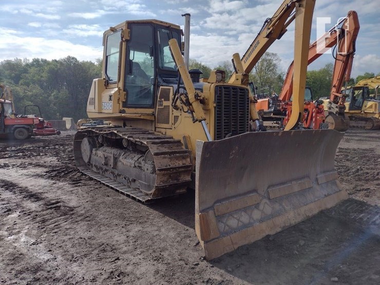 2004-deere-750c-lt-image-42