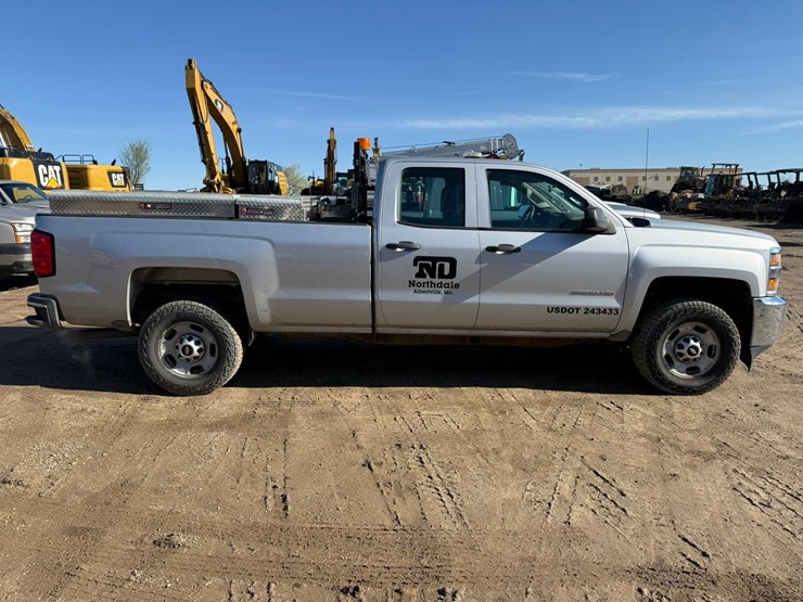 2015-chevrolet-2500-image-6
