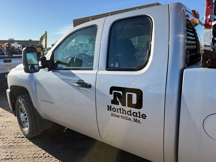 2014-chevrolet-2500-image-21