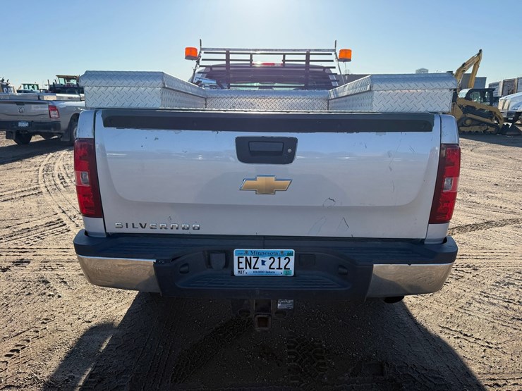 2014-chevrolet-2500-image-4