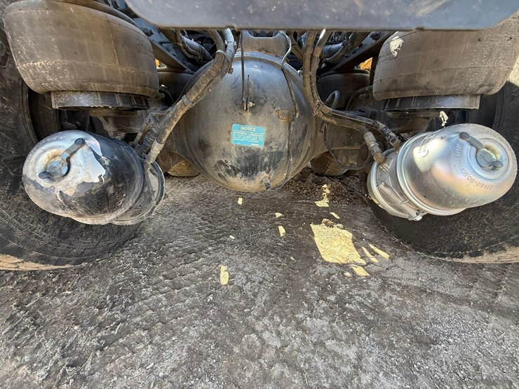 2021-kenworth-t880-image-45