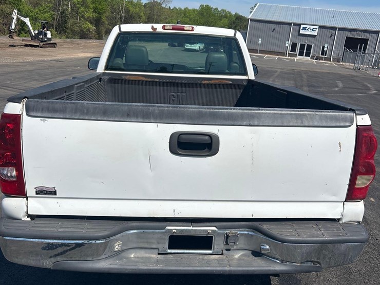 2003-chevrolet-silverado-regular-cab-pick-up-truck-image-13