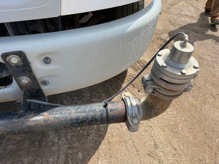 #6396-•-1997-ford-6911l-water-truck-image-9