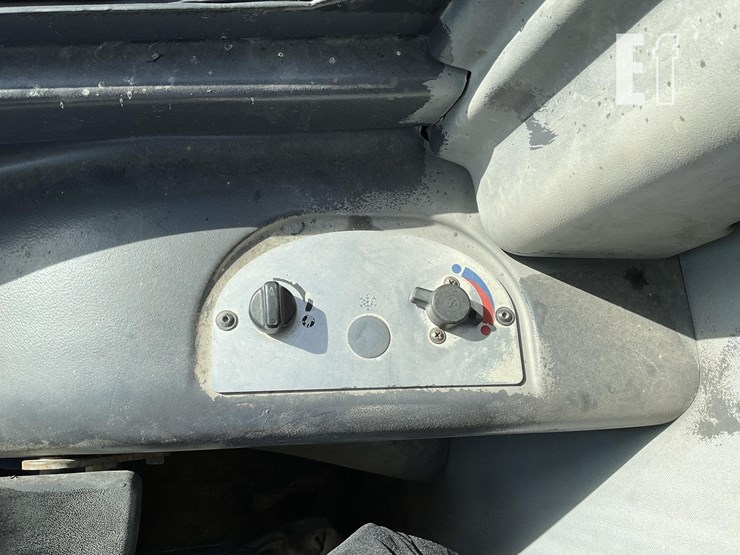 2016-yanmar-v8-image-13