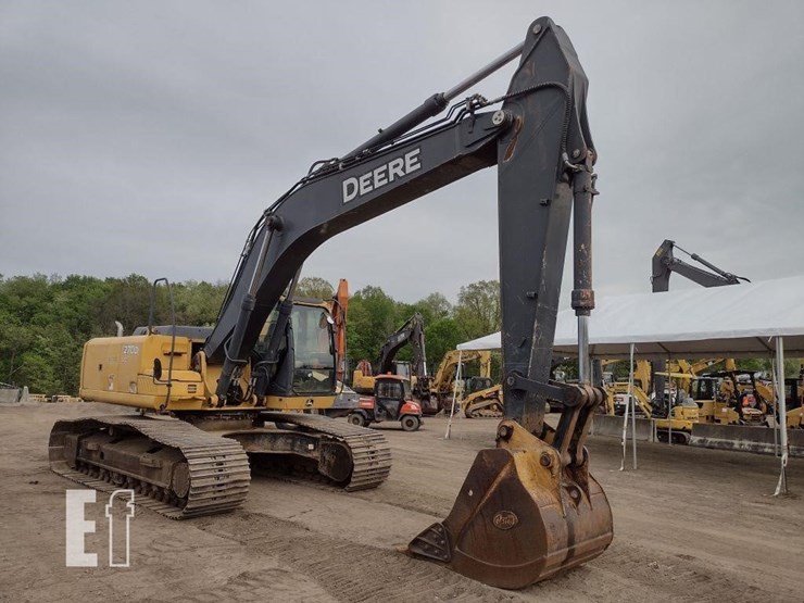 2006-deere-270d-lc-image-50