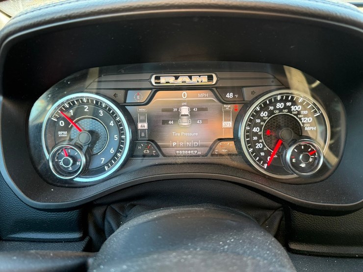 2021-dodge-1500-image-47