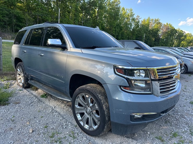 2015-chevrolet-tahoe-image-3