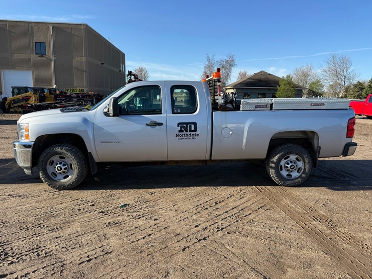 2014-chevrolet-2500-image-2