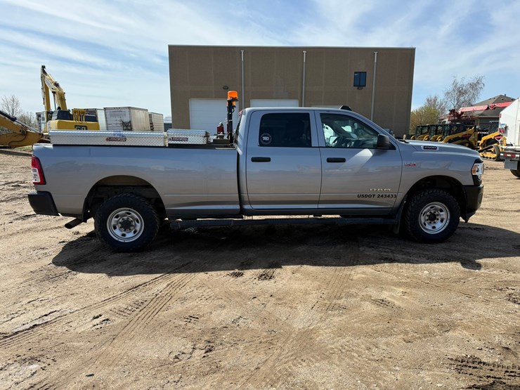 2021-dodge-2500-image-6
