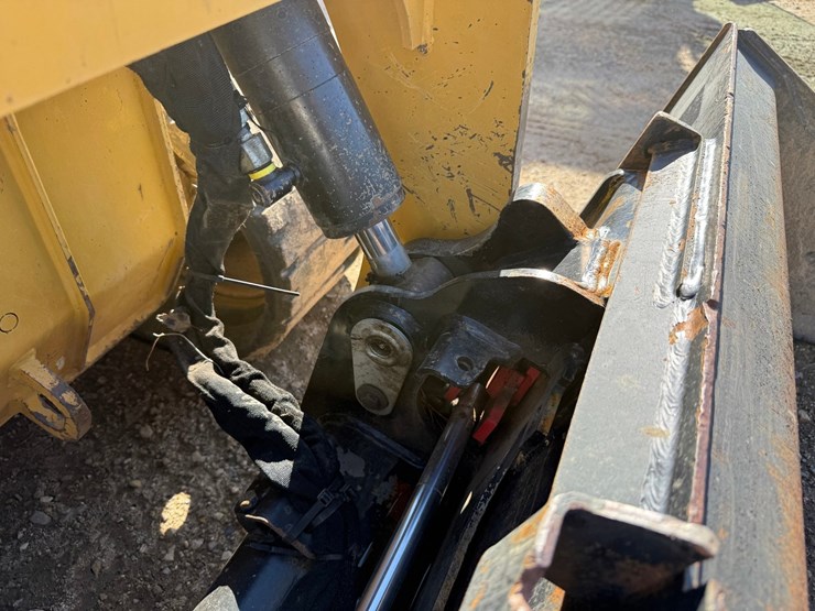 caterpillar-259d3-image-14