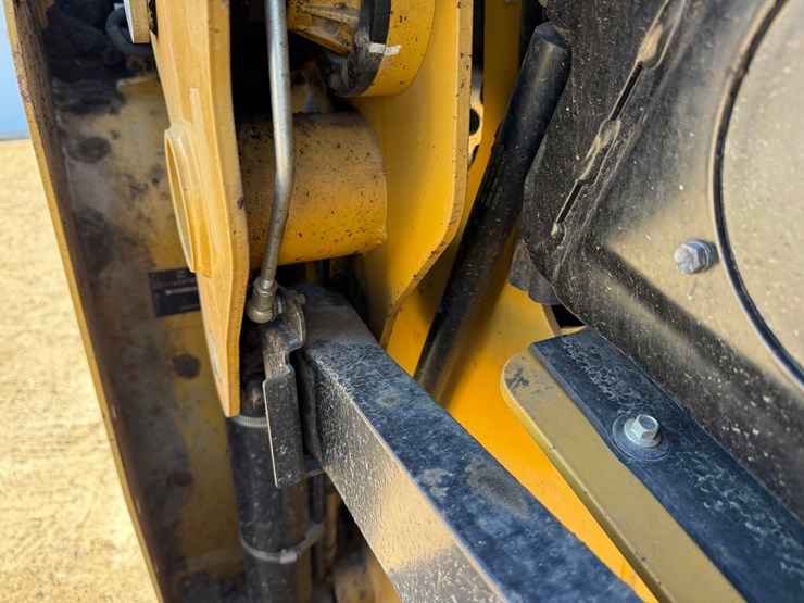 caterpillar-255-image-19