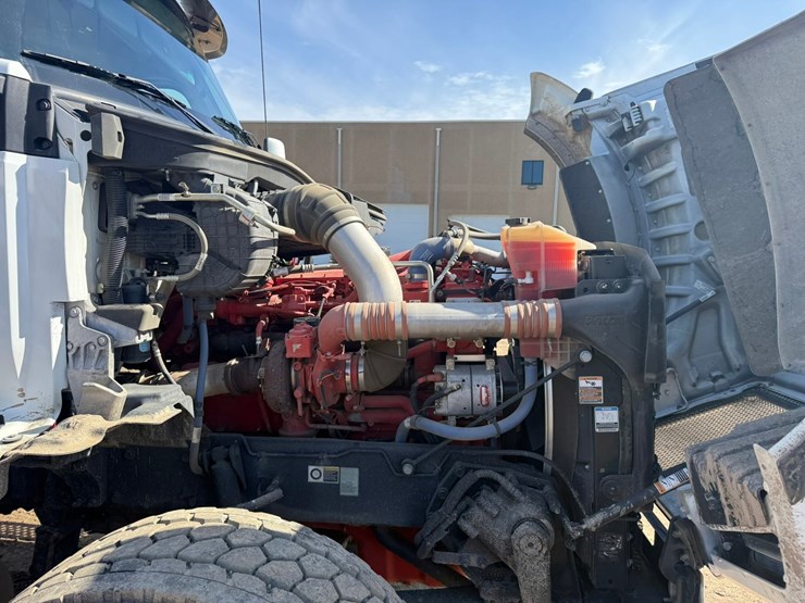 2021-kenworth-t880-image-25