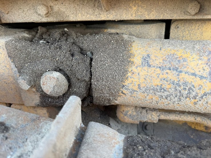 caterpillar-d4h-lgp-image-36