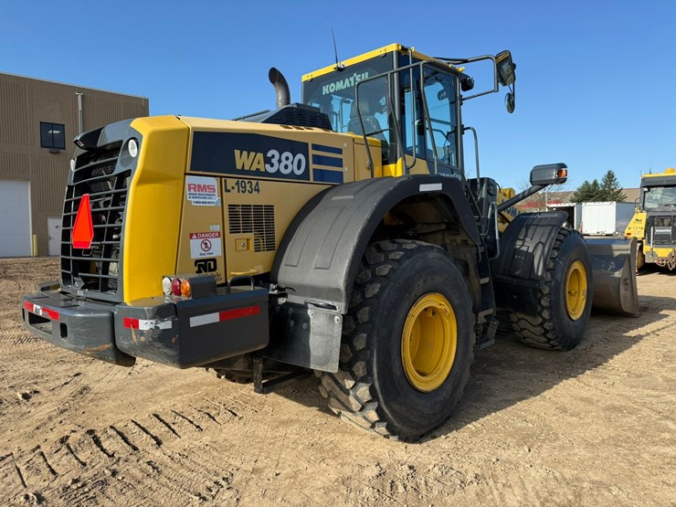 komatsu-wa380-image-5