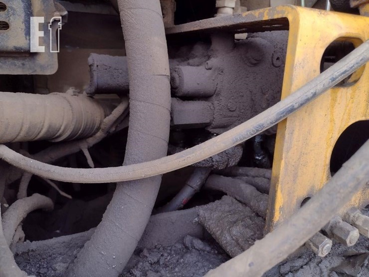 2004-deere-750c-lt-image-36