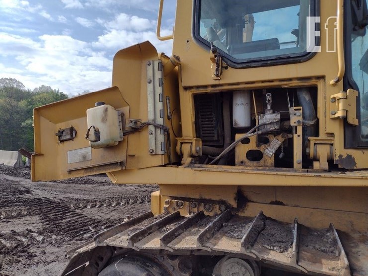 2004-deere-750c-lt-image-34