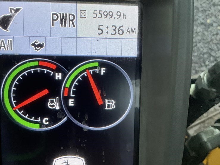 2019-deere-75g-image-16