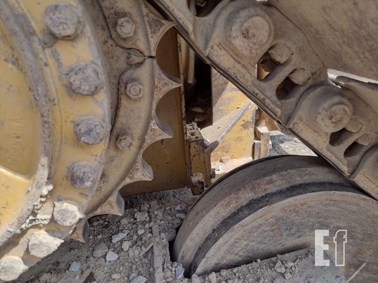 2006-caterpillar-d5n-xl-image-16