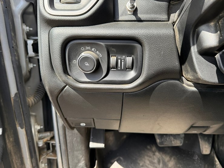 2021-dodge-2500-image-45