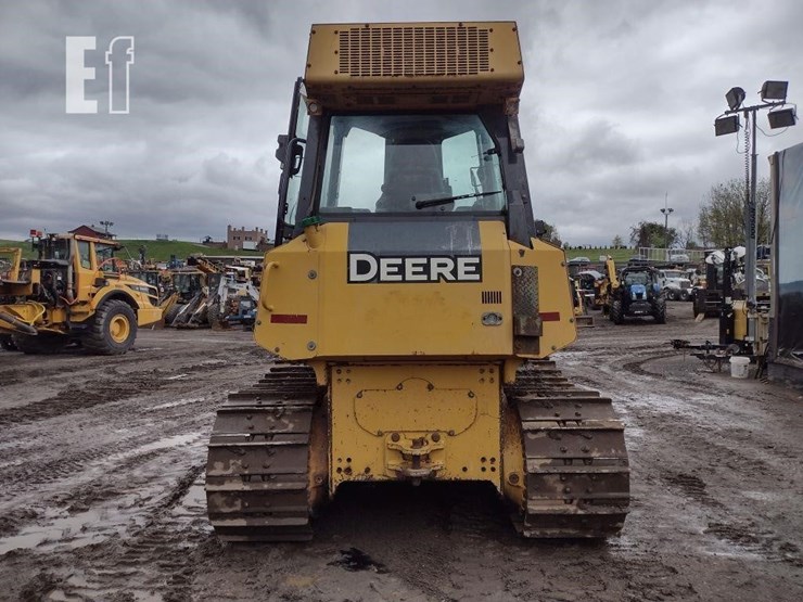 2007-deere-700j-xlt-image-3
