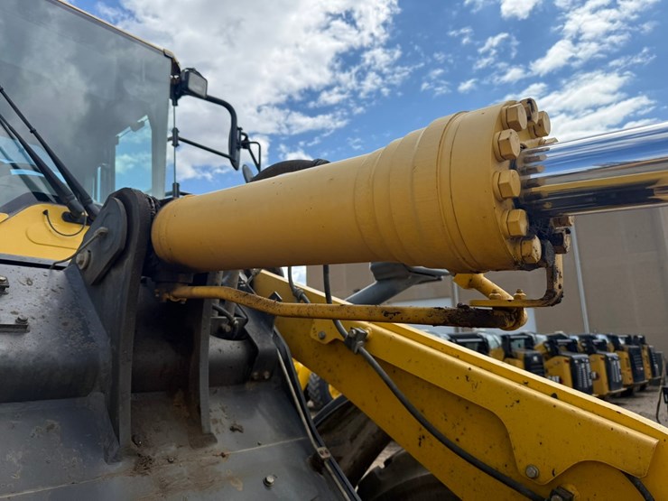 komatsu-wa380-image-19